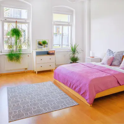 Ein Bett oder Betten in einem Zimmer der Unterkunft Bis 6 Personen - 5 Min zur Elbe, Helle Geräumige 2-Raum-Whg, Neustadt, Top Lage