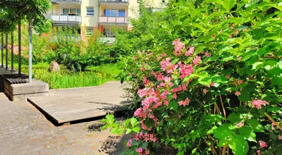 Ein Garten an der Unterkunft Gemütliche Ferienwohnung in ruhiger Lage