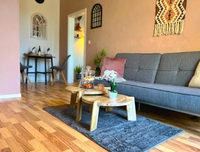 Ein Sitzbereich in der Unterkunft Elbling Apartment mit Terrasse - Netflix - Parkplatz - Weinbergblick