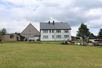 Das Gebäude in dem sich die Ferienwohnung befindet