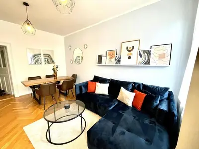 Ein Sitzbereich in der Unterkunft CASARINA - Stilvoller Altbau in zentraler Lage