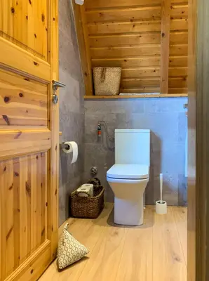 Ein Badezimmer in der Unterkunft Kleines Chalet im Erzgebirge mit Sauna und Kamin