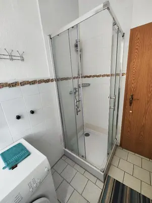 Ein Badezimmer in der Unterkunft Ferienwohnung Monteurswohnung Großräschen