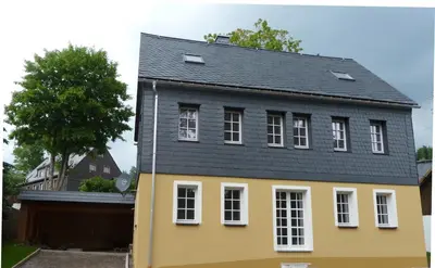 Das Gebäude in dem sich die Ferienwohnung befindet