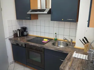 Küche/Küchenzeile in der Unterkunft 3-Raum Wohnung in Dresden, ideal für Monteure