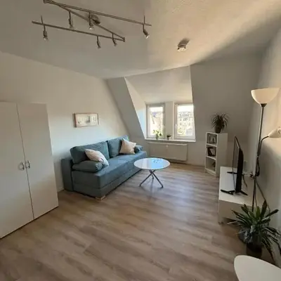1 Raum Dachgeschosswohnung in ruhiger Lage