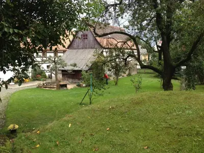 Ein Garten an der Unterkunft Ferienwohnung Paul