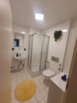 Ein Badezimmer in der Unterkunft Dennis Apartment