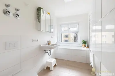 Ein Badezimmer in der Unterkunft PINEAPPLE APARTMENTS - Zwinger IX - 80qm - 1x free parking