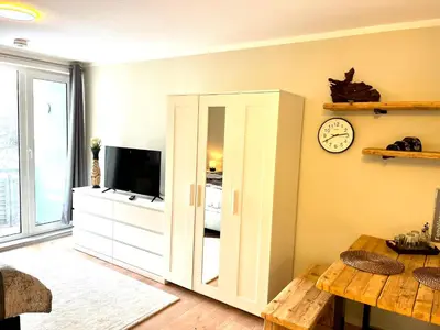 TV/Unterhaltungsangebot in der Unterkunft Studio an der Elbe mit Balkon, Küche und Netflix