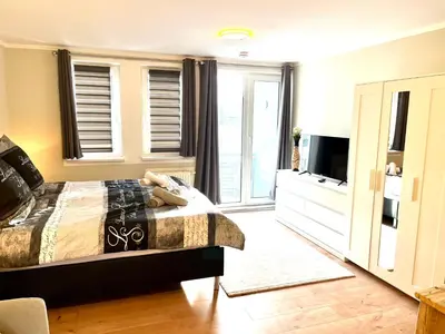TV/Unterhaltungsangebot in der Unterkunft Studio an der Elbe mit Balkon, Küche und Netflix