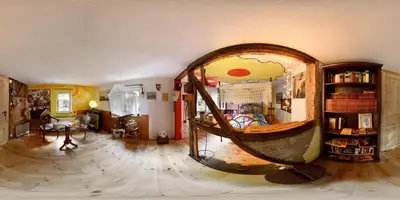 Die Bibliothek im Stundenhotel
