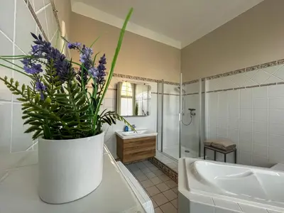 Ein Badezimmer in der Unterkunft Wohnperle*GroßerGarten*Villa