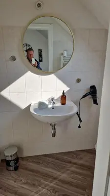Ein Badezimmer in der Unterkunft Schillerstrasse