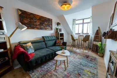 Ein Sitzbereich in der Unterkunft Schloßberg-Domizil mit Weitblick - Arbeitsplatz, Balkon, Netflix, Badewanne & Yogamatte