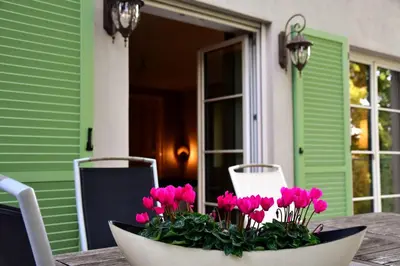 Ein Garten an der Unterkunft Domizil Eutschützblick