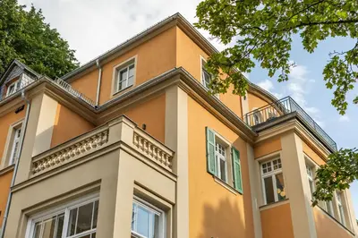 Das Gebäude in dem sich das Aparthotel befindet