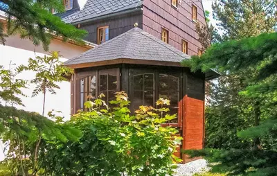 Das Gebäude in dem sich die Ferienwohnung befindet