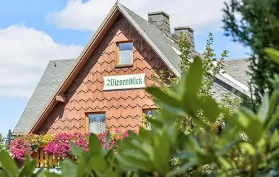 Das Gebäude in dem sich die Ferienwohnung befindet