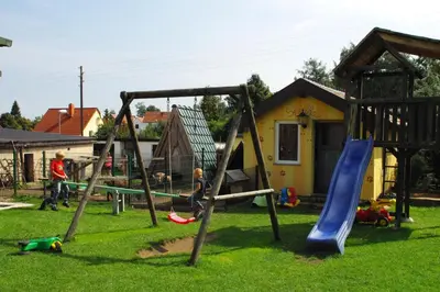 Ein Kinderspielbereich in der Unterkunft Landhotel Heidekrug
