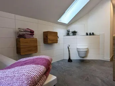 Ein Badezimmer in der Unterkunft Old Forge Modern Retreat