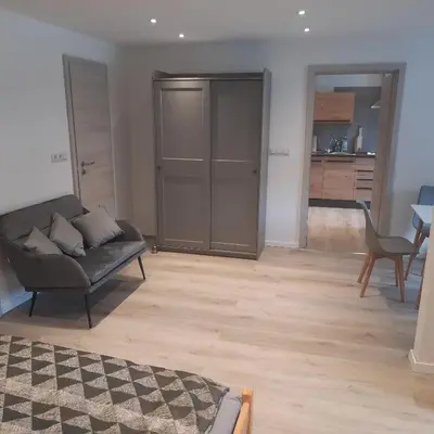 Ein Sitzbereich in der Unterkunft Ferienwohnung Schwibbogen