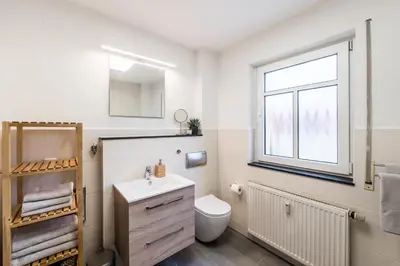 Ein Badezimmer in der Unterkunft Cozyhomz Ferienwohnung bis 5 Personen mit Stellplatz