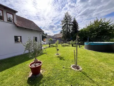 Ein Garten an der Unterkunft Ferienhaus Katharina