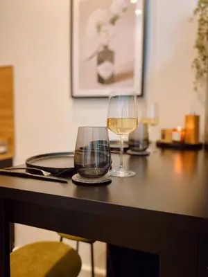 Grundriss der Unterkunft 371living, Altbau-Charme am Kaßberg, Perfekt für Workation, Urlaub oder Kurztrip, Entdecke Chemnitz, Moderne Küche, Waschmaschine, Smart TV, Schnelles WLAN, Bequemes Bett