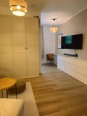 Grundriss der Unterkunft 371living, Altbau-Charme am Kaßberg, Perfekt für Workation, Urlaub oder Kurztrip, Entdecke Chemnitz, Moderne Küche, Waschmaschine, Smart TV, Schnelles WLAN, Bequemes Bett