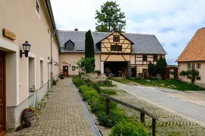 Das Gebäude in dem sich die Ferienwohnung befindet