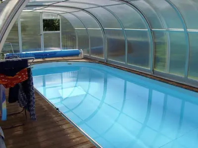 Der Swimmingpool an oder in der Nähe von Ferienwohnung Dresden-Trachenberge-Stadtblick