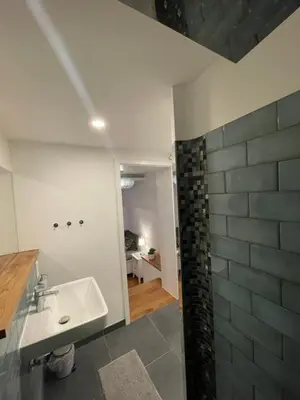 Grundriss der Unterkunft Boutique Hotel Pension Luisengrün Küche 1Gbs WLAN Netflix Disney MagentaTV