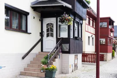 Das Gebäude in dem sich die Ferienwohnung befindet