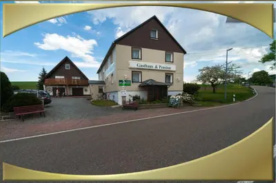 Das Gebäude in dem sich die Ferienwohnung befindet