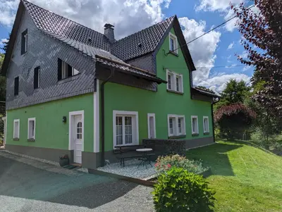 Das Gebäude in dem sich die Ferienwohnung befindet