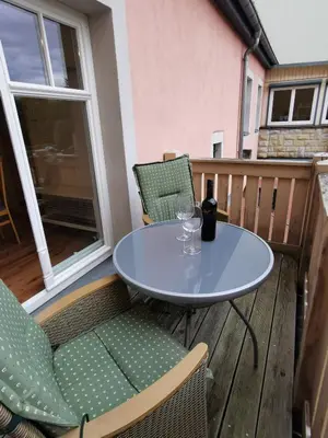 Ein Balkon oder eine Terrasse in der Unterkunft Ferienwohnung Schloßblick mit Parkplatz