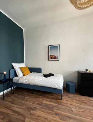 Ein Sitzbereich in der Unterkunft Atelier Noé ROSÉ- Kunstvoll Wohnen - Wunderbares Frühstück möglich - Ruhig und nah am Zentrum -