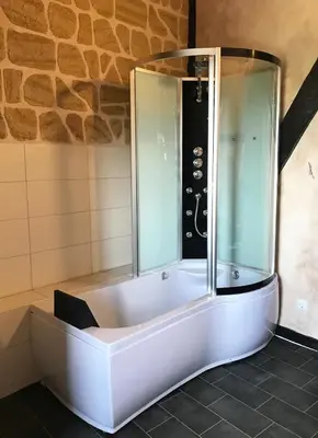Ein Badezimmer in der Unterkunft Familienfreundliche Ferienwohnung GERICHTSSTUBE im Rittergut bei Dresden für 6 Pers