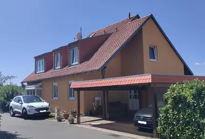 Das Gebäude in dem sich die Ferienwohnung befindet