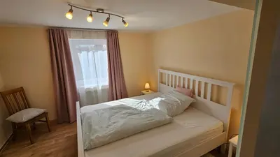 Ein Bett oder Betten in einem Zimmer der Unterkunft Sehr schönes und großes Haus in Dresden - www ghvn de - Partys sind nicht gestattet