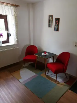 Ein Sitzbereich in der Unterkunft Ferienwohnung Moni