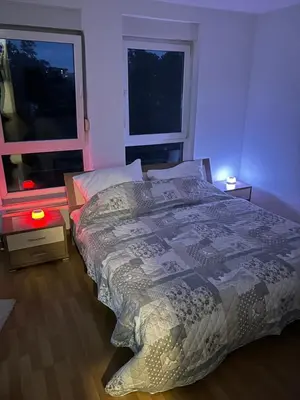 Ein Bett oder Betten in einem Zimmer der Unterkunft Schöne Wohnung für Tagesgäste, Studenten oder Handwerker, Chemnitz Gablenz, ÖPNV direkt vor der Tür, Internet & TV inkl