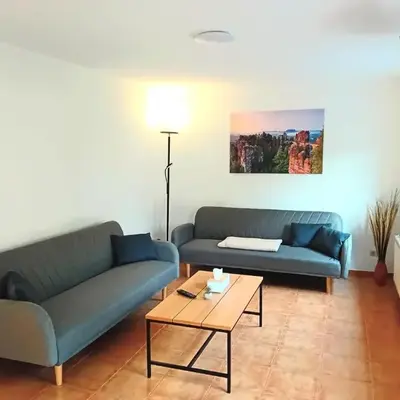 Seyfarthrooms - Ferienwohnung Zum Dorfladen Rathen - zentrale Lage mit direkter Anbindung an das Wanderwegenetz