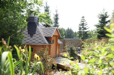 Ein Garten an der Unterkunft Gästehaus am schmalen See UG haftungsbeschränkt