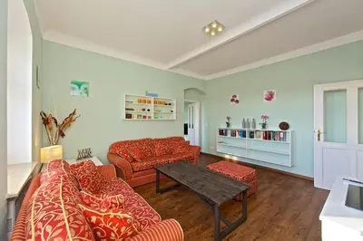Ein Sitzbereich in der Unterkunft Ferienwohnung am Blauen Wunder