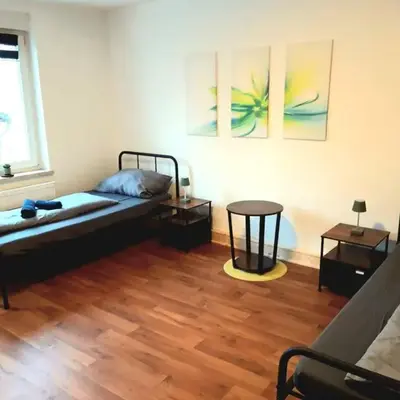 Seyfarthrooms - Monteurwohnung Großröhrsdorf 1 - zentrale Lage