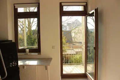 Küche/Küchenzeile in der Unterkunft 3 Raum Businessapartment in der Kulturhauptstadt 2025 #Kaffeevollautomat #65 Zoll TV mit Surround Soundanlage