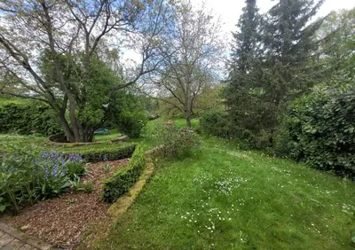 Ein Garten an der Unterkunft NEU! Ferienwohnung Bannewitz