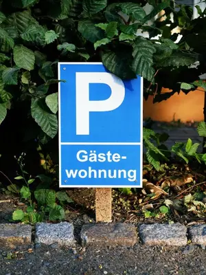 Ein Zertifikat, Auszeichnung, Logo oder anderes Dokument, das in der Unterkunft Modernes Apartment mit Terrasse bei Dresden ausgestellt ist